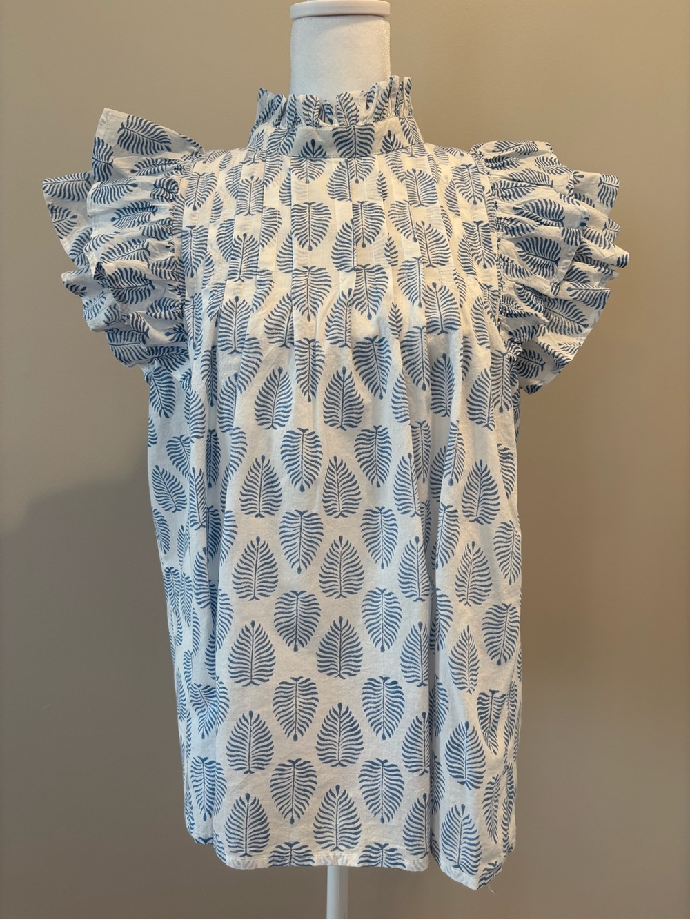 Victoria Dunn Flutter Sleeve Top Womens Medium Lt Blue/White Palm Leaf Print